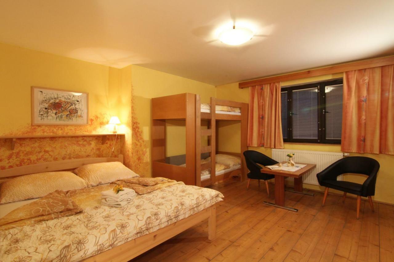 Penzion Na Kopecku Velké Karlovice Dış mekan fotoğraf